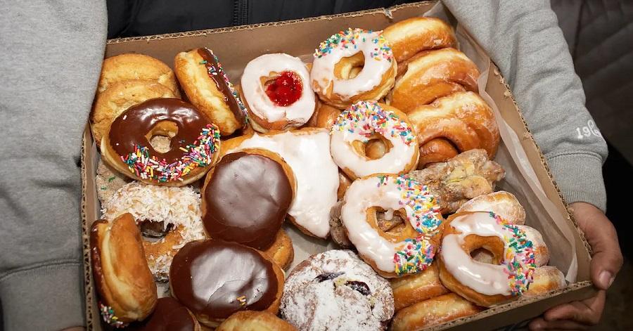 Veganism cured her cancer so she opened a vegan bakery to share it with the world